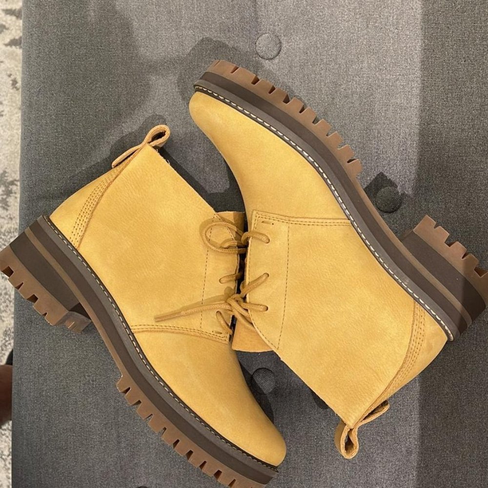 Timberland Women's Courmayeur Valley Chukka Wheat Nubuck A2N5H ALL SIZES - Picture 1 of 8